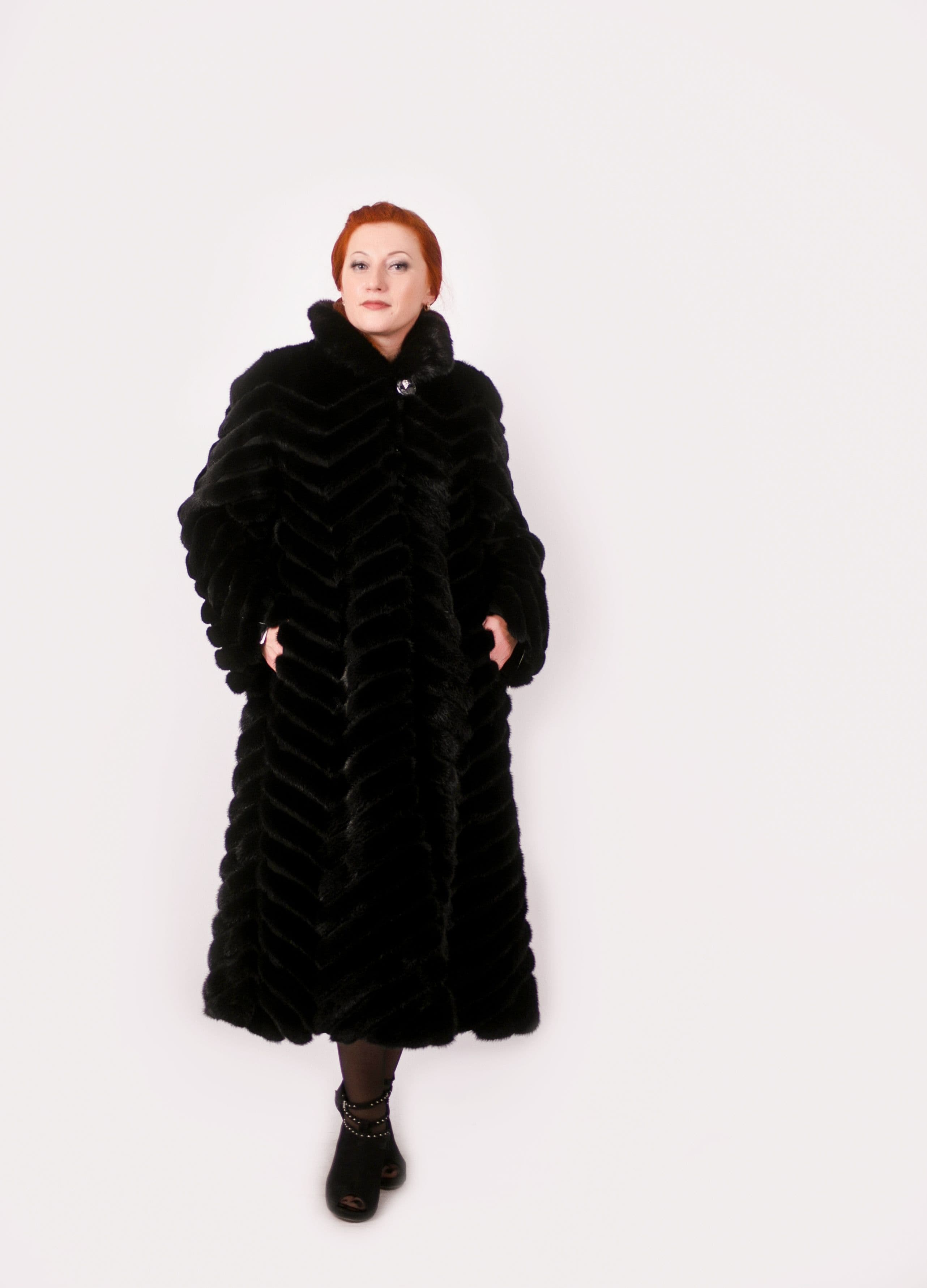 Шуба из королевских хвостов норки арт. Л443
